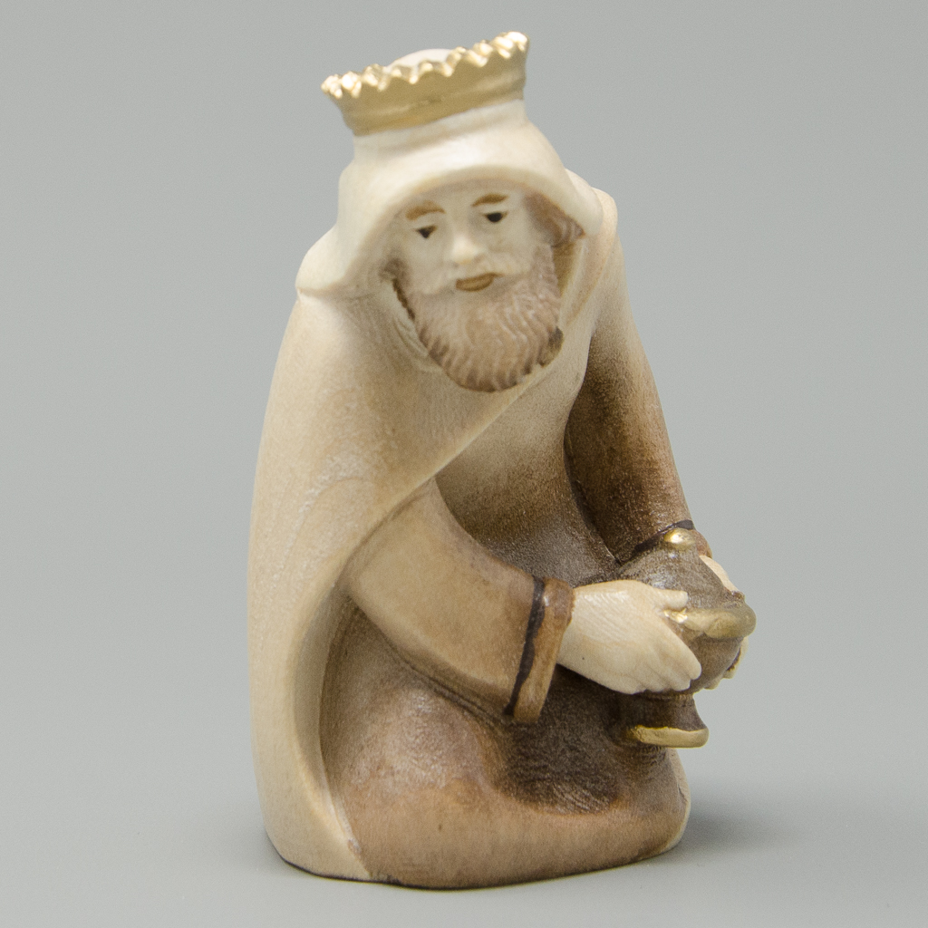 König kniend